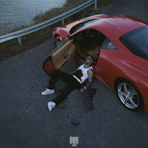 Uzi — Kafes